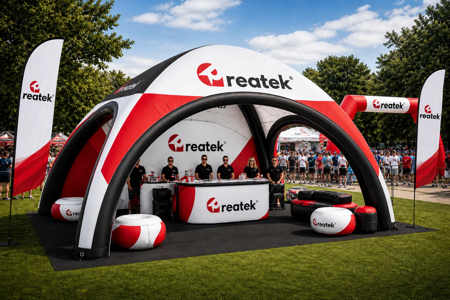 Reklamné nafukovacie stany Reatek pre event marketing, športové podujatia a promo akcie s výrazným brandingom značky